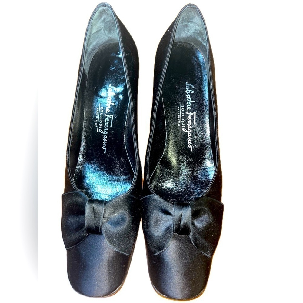 Salvatore Ferragamo Boutique Made in Italy Women’s Satin Bow Heels Size 7B Black